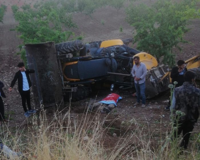 Adyaman’da i makinesinin altnda kalan ky korucusu hayatn kaybetti