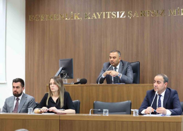 Bakan Topta: