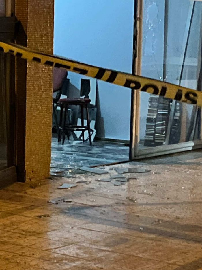 Kendi binalarndaki dkkan kurunladlar