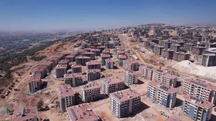 Trkiyenin en byk antiyesinde binlerce ii alyor