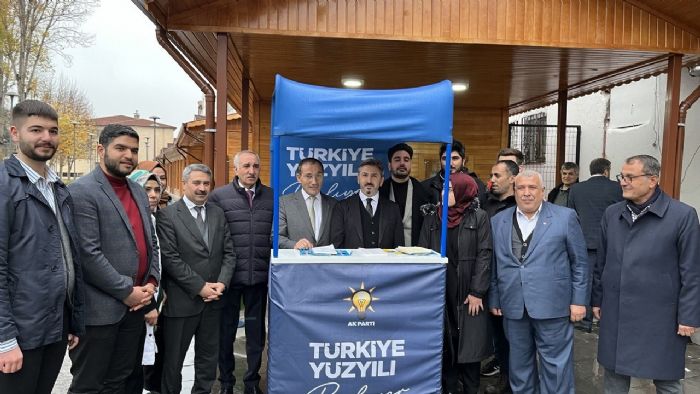 AK Parti Trkiye Yzyl stand at