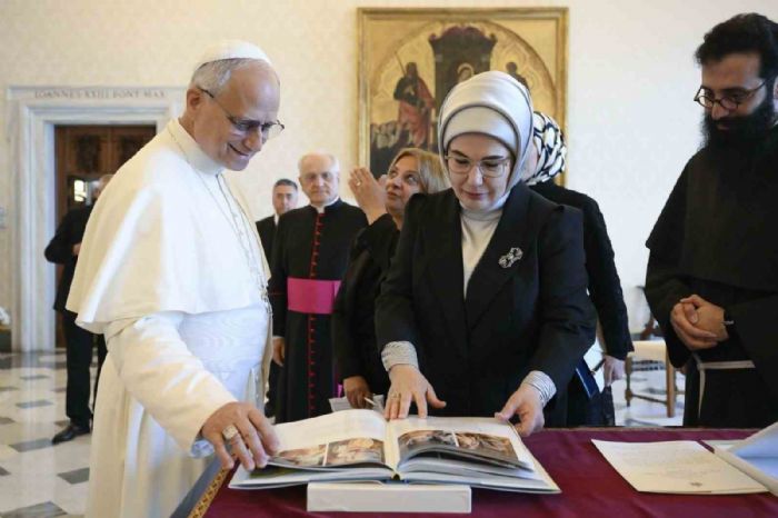 Emine Erdoan, Papa 14. Leo ile grt