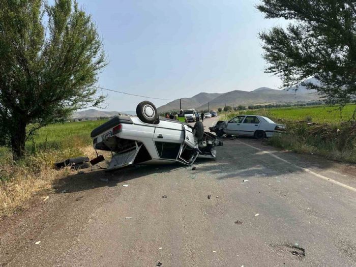 Elbistanda trafik kazas: 2 yaral