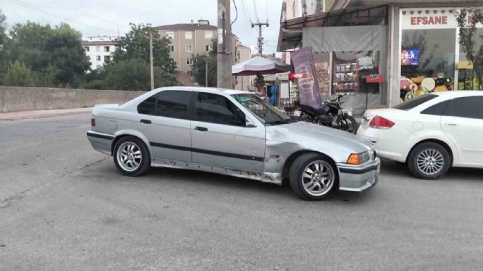 Bafrada otomobil motosikletle arpt: 1 yaral