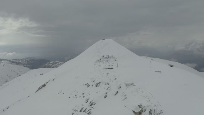 Kar ve tipi nedeniyle Nemrut Dağı yolu ulaşıma kapandı  