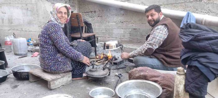 rak bulamaynca, ii hanmna retti, imdi zamanla yaryorlar