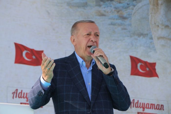 Cumhurbaşkanı Erdoğan: Depremin izlerini bir an önce silerek şehirlerimizi yeniden ayağa kaldıracağı