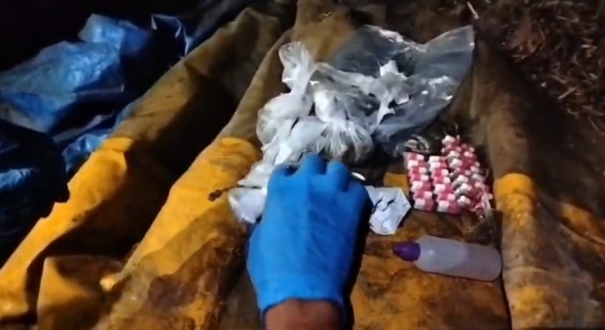 Adana’da Uyuşturucu Operasyonu: Toprağa Gömülü Madde Ele Geçirildi, 3 Kişi Tutuklandı