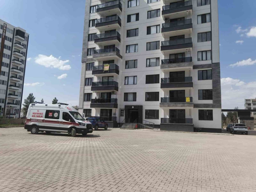 Diyarbakır’da çöp tartışması kavgaya dönüştü: 2 kişi yaralandı