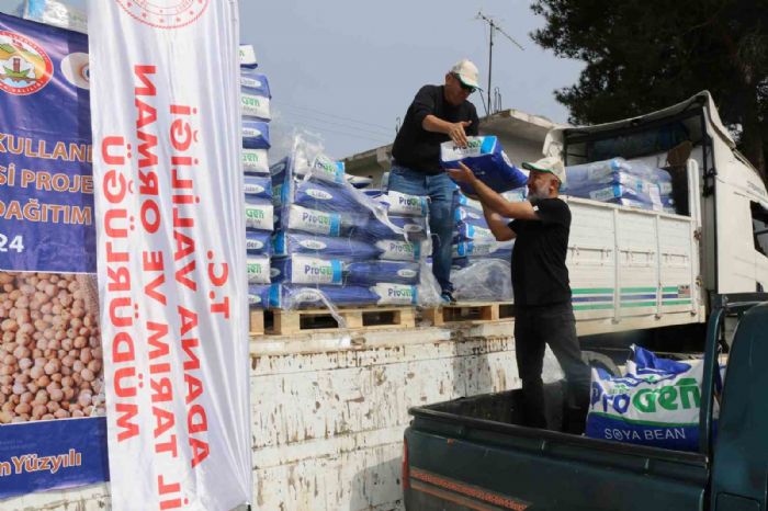 Adana’da 22 ton soya tohumu dağıtıldı
