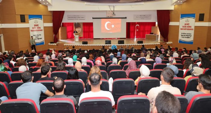 Aday öğretmenlere afet ve acil durum motivasyon eğitimi verildi