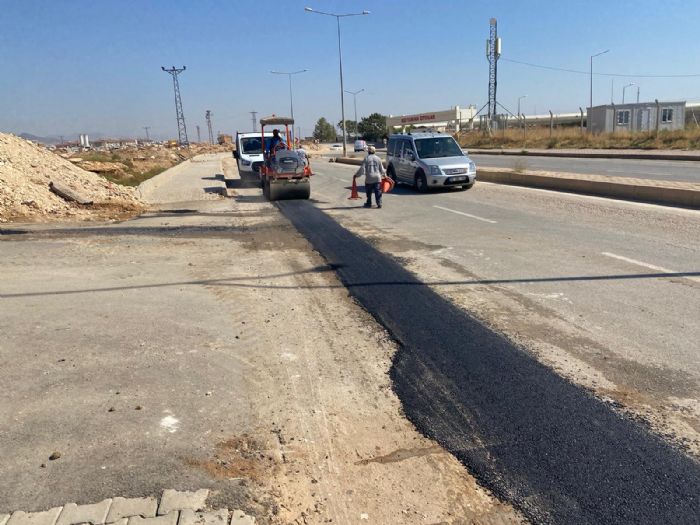Adıyaman Belediyesi fen işleri ekiplerinden yoğun çalışma: altyapı ve asfalt onarım çalışmaları sürüyor