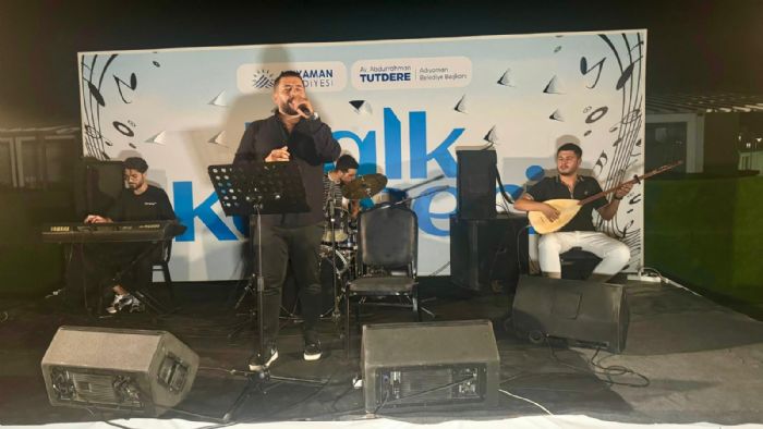 Adıyaman Belediyesi’nden Konteyner Kent’te Türkü Gecesi
