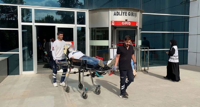 Adıyaman'da kavga: 1’i polis 2 yaralı