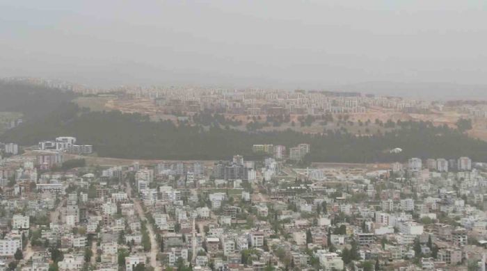 Adıyaman’da toz bulutu dronla görüntülendi
