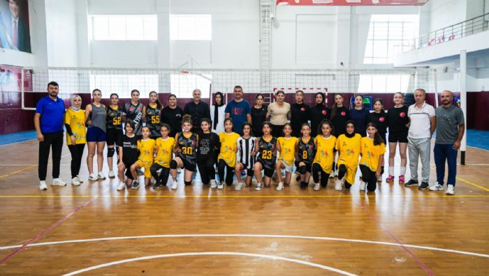 Adıyamanlı genç sporcular Filenin Sultanlarına özenerek voleybola başladı