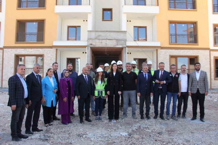 AK Parti Genel Başkan Yardımcısı Karaaslan: “Konut değil yaşam alanları yapıyoruz”