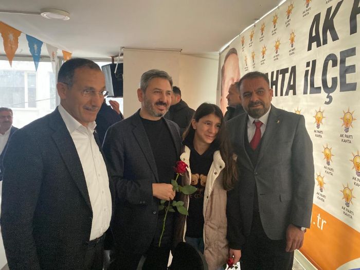 Başkan Aydın: AK Parti sosyal medya silahşorları gibi o klavyelerin başında siyaset yapan parti değil