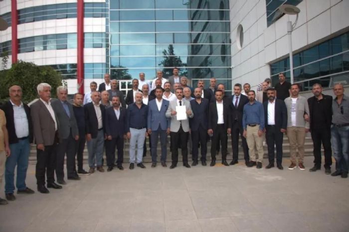 Başkan Önat Mazbatasını Aldı