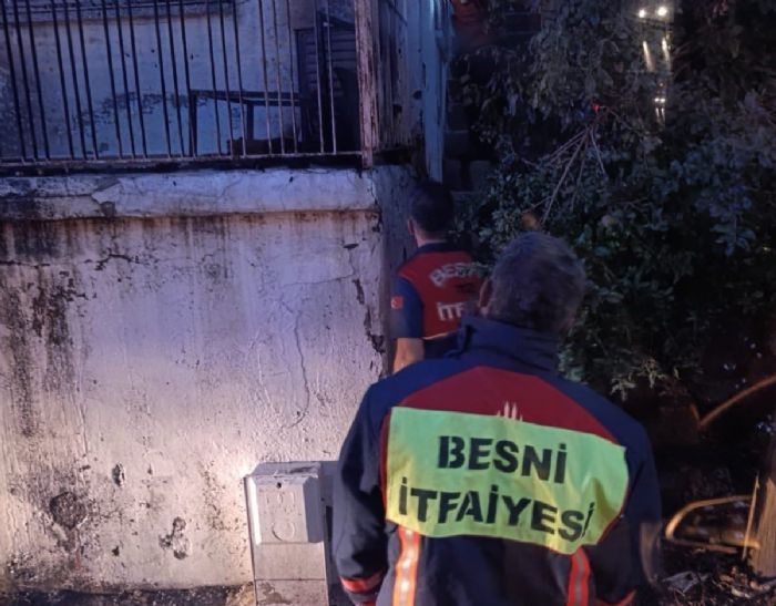 Besni’de, evde çıkan yangın kontrol altına alındı