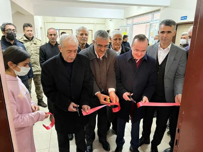 Çelikhan protokolü zeka oyunları odası açılışını yaptı