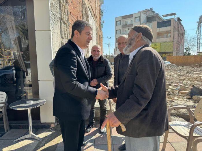 CHP Adayı Tutdere, Sakarya Caddesi Esnafını Ziyaret Etti