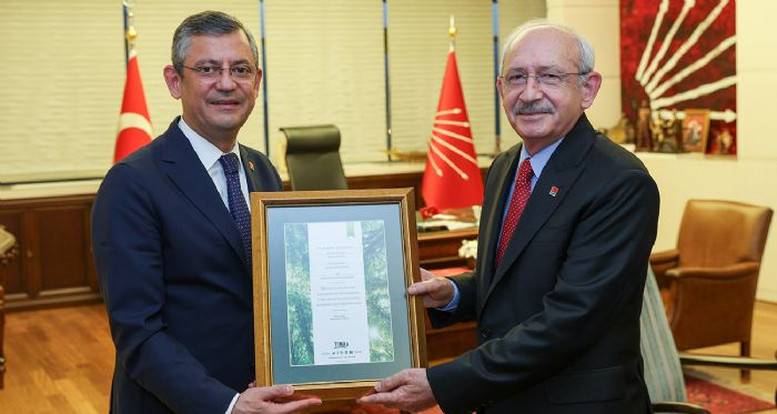 CHP’de devir teslim töreni