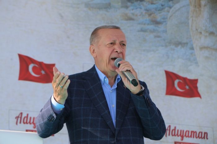 Cumhurbaşkanı Erdoğan: Depremin izlerini bir an önce silerek şehirlerimizi yeniden ayağa kaldıracağız