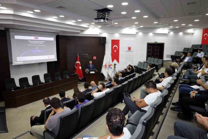 Cumhurbaşkanlığı Dijital Dönüşüm Ofisi Birim Sorumlusu Özer: "Dijital Yüzyılda Adana öncü şehirlerden biri olacak"