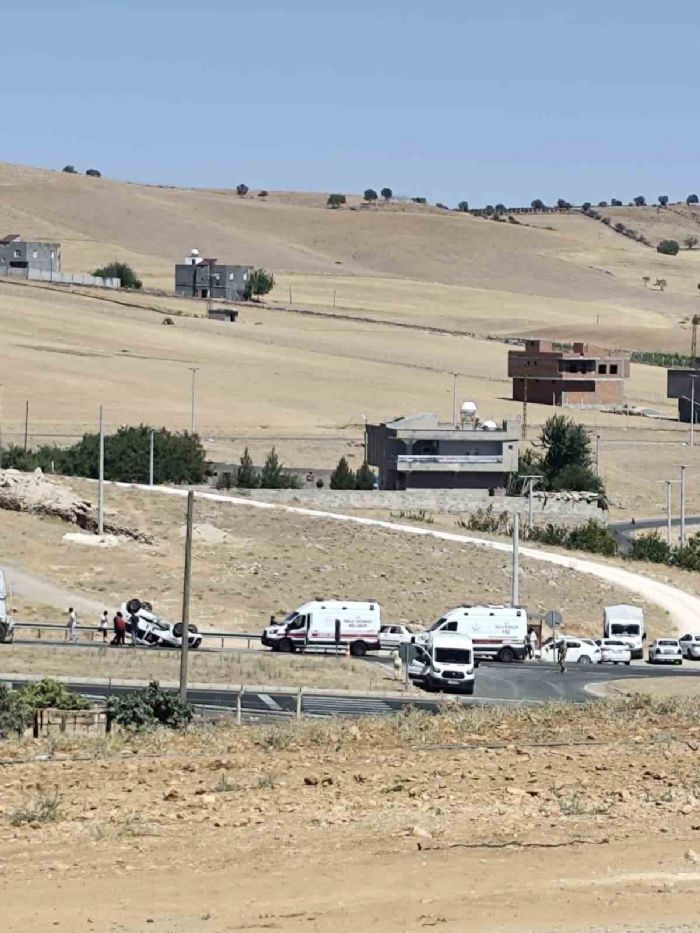 Diyarbakır’da otomobil takla attı: 2 yaralı