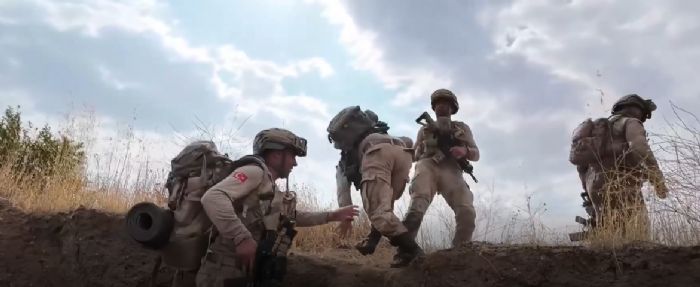 Diyarbakır’da zehir tacirlerine operasyon: 18 kişi tutuklandı, 269 kg esrar imha edildi