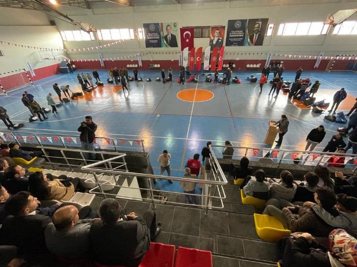 Erdemoğlu’ndan Besni sporuna büyük destek