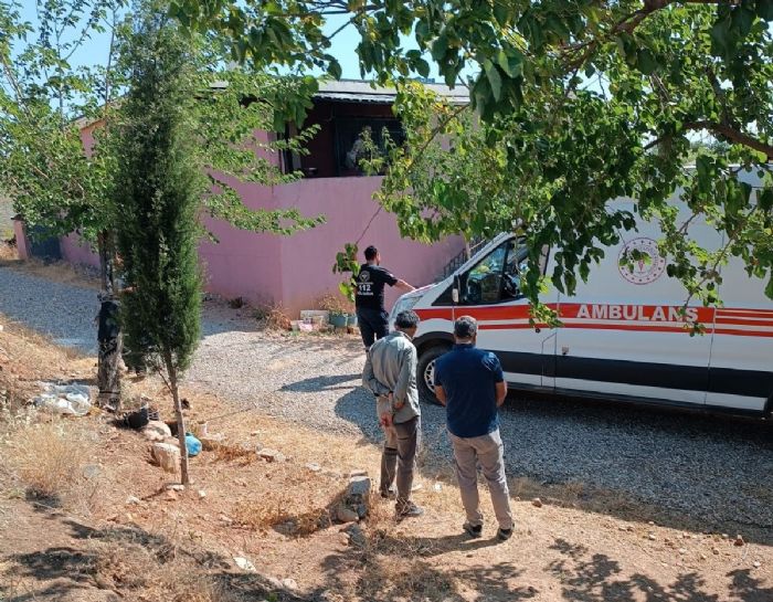 Eşini silahla vurarak öldürdü