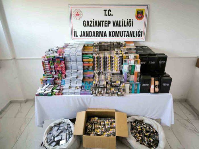 Gaziantep’te uyuşturucu ve kaçakçılık şüphelisi 40 şahıs tutuklandı
