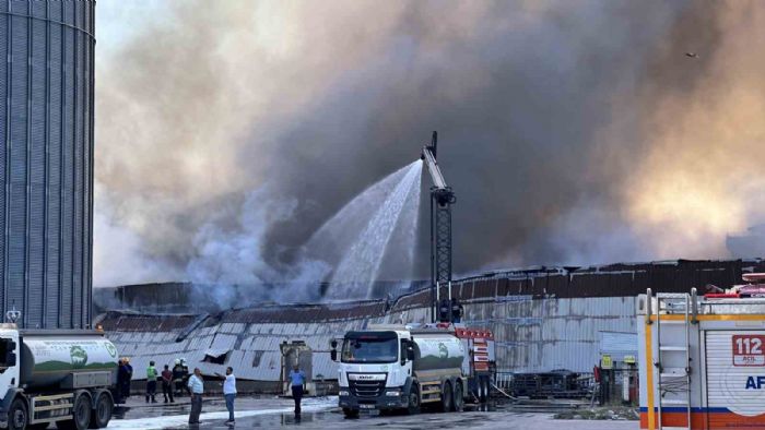 Gaziantep’teki yangına müdahale sürüyor