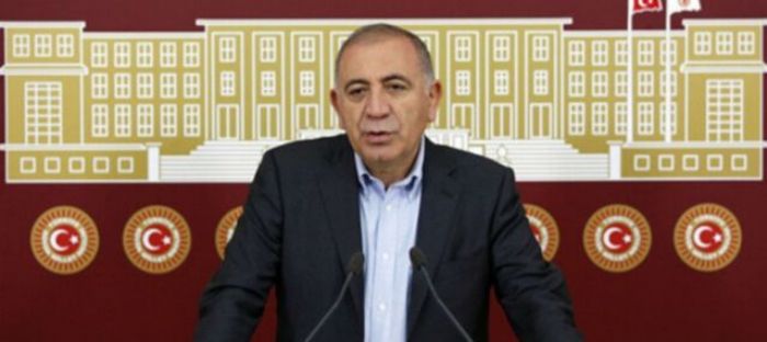 Gürsel Tekin’den Özgür Özel’e tepki: ‘Kaçmayacağım, hakkımı hepsine haram ediyorum’