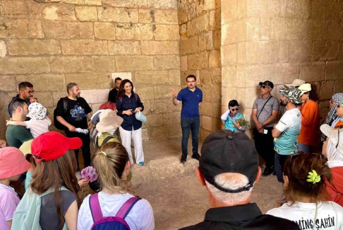 Hafta içi kaymakam, hafta sonu turizm rehberi
