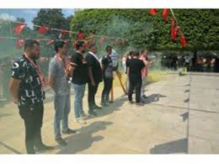 Kozan'da Kavşakta Meydana Gelen Kaza Kameraya Yansıdı: 4 Yaralı