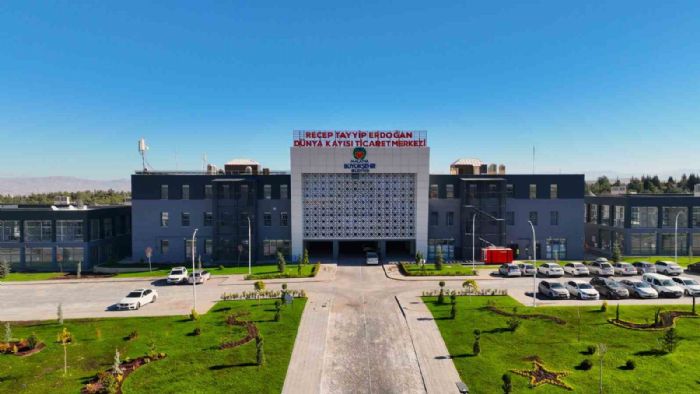 Malatya’da kayısı ticaret merkezi yeni alanına kavuştu