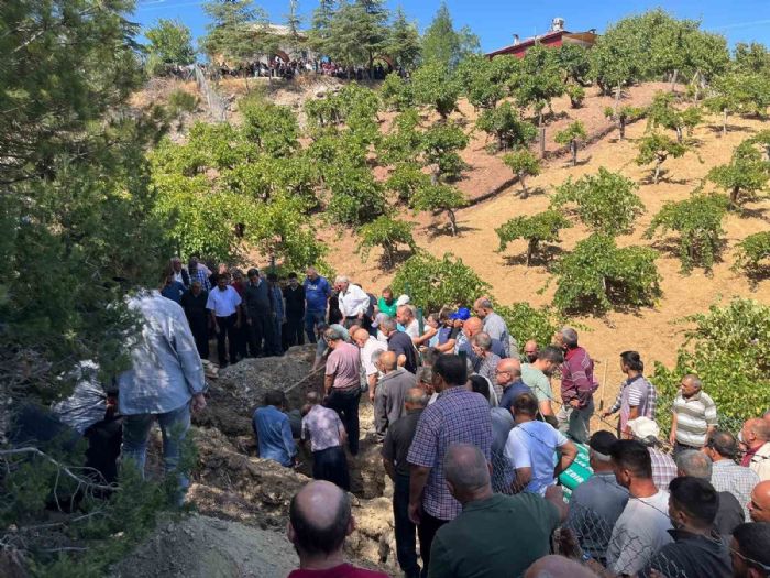 Niğde'deki Kazada Hayatını Kaybeden 3 Aile Ferdine Adana’da Veda