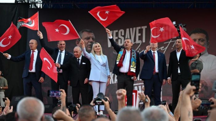 Özgür Özel: 'Seçimli Otoriterlik Kuranlar Seçimsiz Diktatörlüğe Geçmenin Hevesi İçindeler'