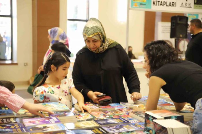 Şahinbey Belediyesi’nin 8’inci Kitap Fuarı kapılarını açtı