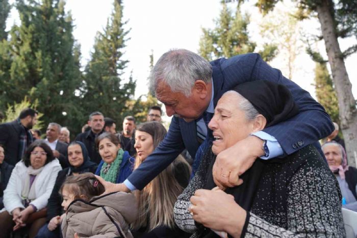 Samet Güdük katledilişinin yıldönümünde mezarı başında ve Büyükşehir Tiyatro Salonu’nda anıldı.