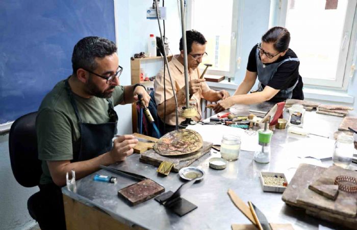 Tescilli ‘Adana hasır örgü bileklik’ geçmişi geleceğe taşıyor
