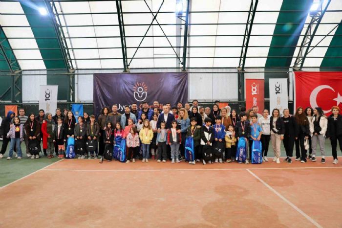 ’Uyanış Gençlik 2. Tenis Turnuvası’