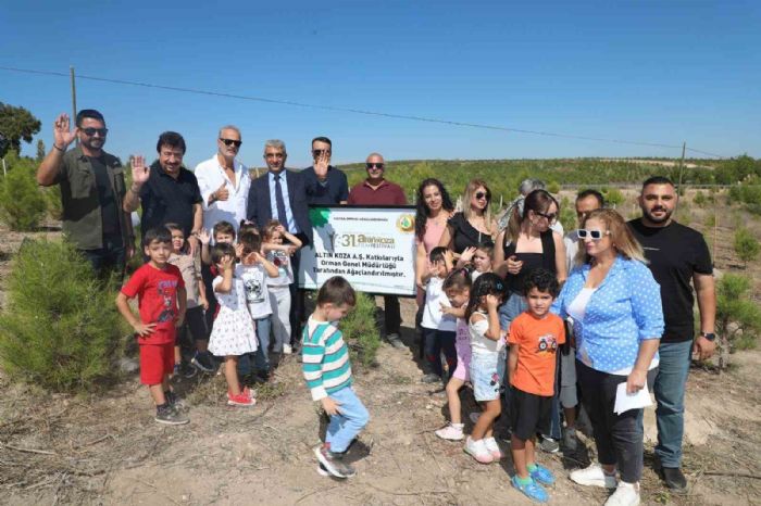 Yanan ormanlar “Her çocuk için bir fidan” projesiyle yeniden yeşeriyor